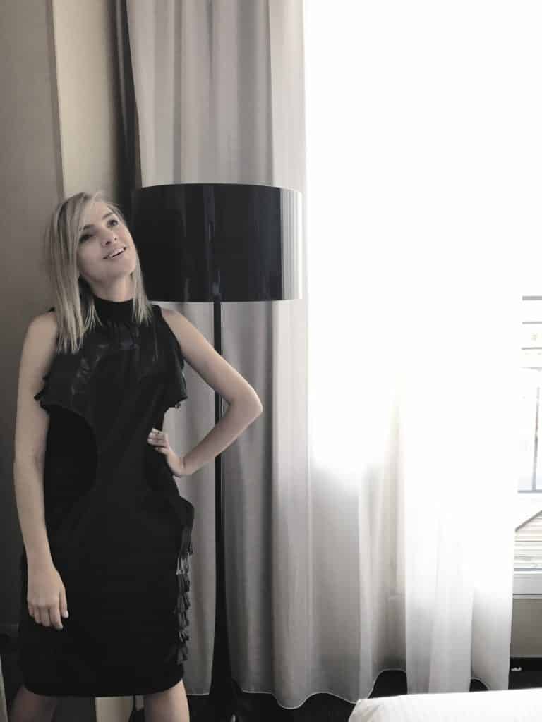style-blogger-ingrid-lima-getting-ready-for-paris-fashion-week-simone-chap-couture-dress-2